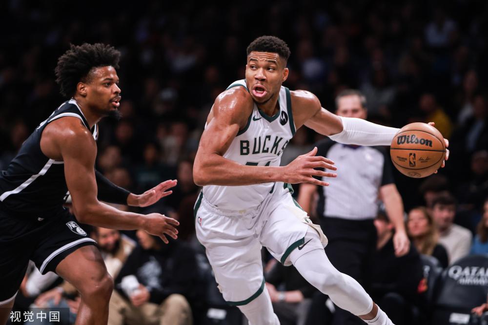 山队在场上 山队在场上