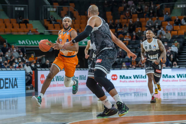 阵容齐整 阵容齐整